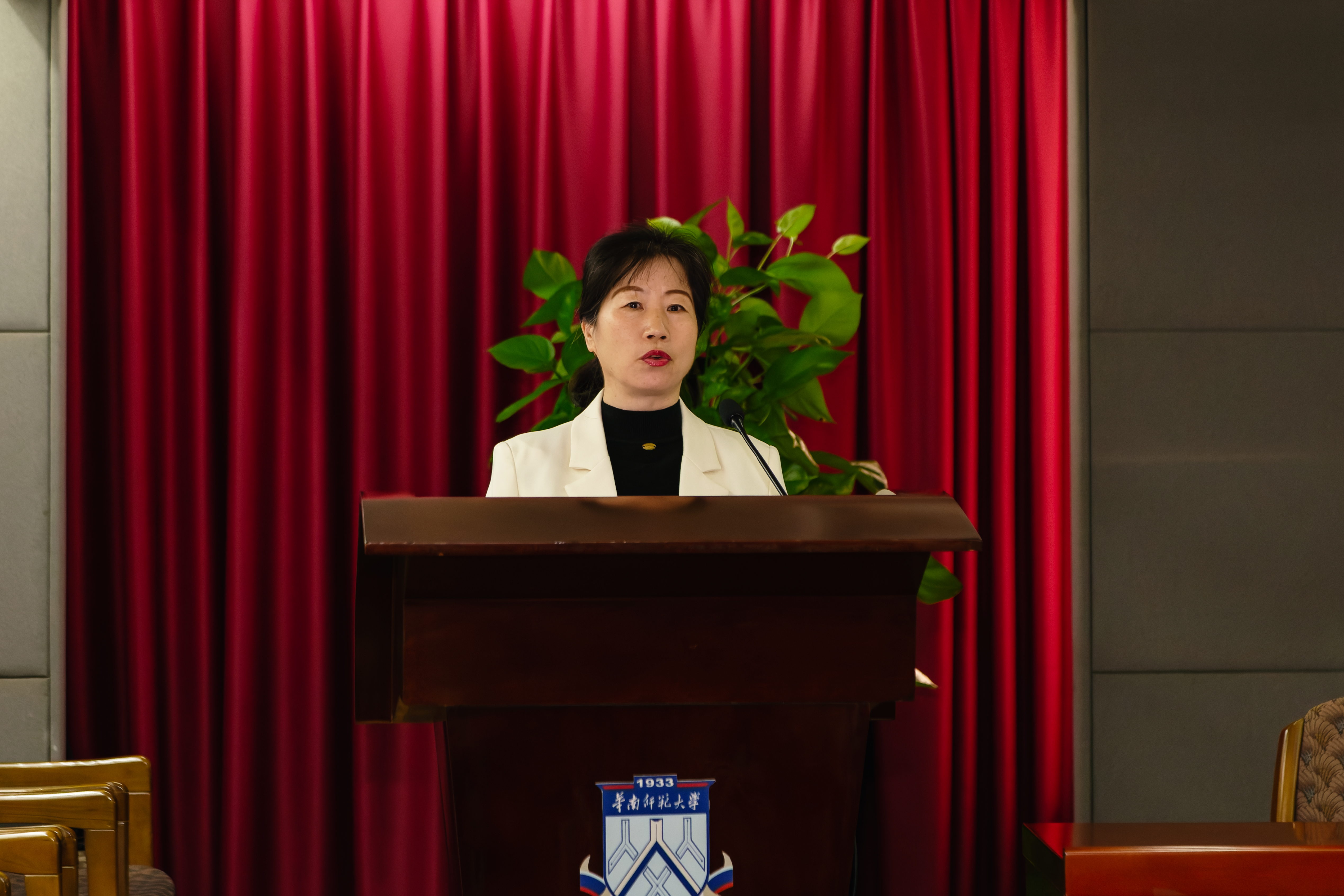 1761270033686248.jpg 副馆长王玉馆发言.jpg